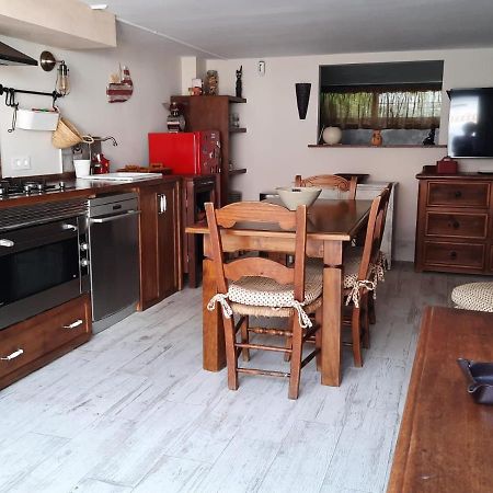 Un Apartamento Vacacional Con Detalles De Un Hogar Mairena del Aljarafe Exterior foto