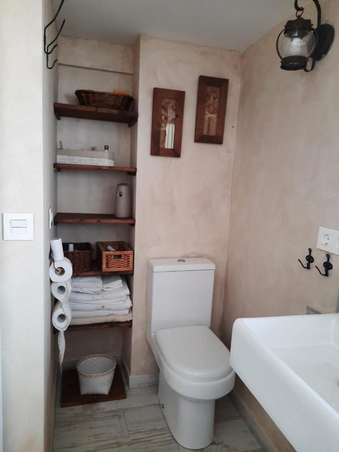 Un Apartamento Vacacional Con Detalles De Un Hogar Mairena del Aljarafe Exterior foto