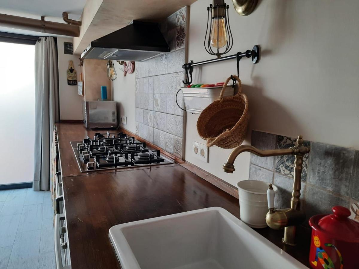 Un Apartamento Vacacional Con Detalles De Un Hogar Mairena del Aljarafe Exterior foto